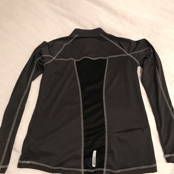 ASICS workout shirt - Picture 2 of 2